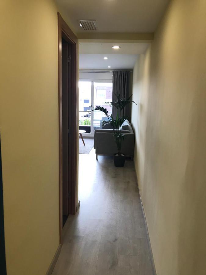 Cerdanyola Centro Apartment เซร์ดันโยลา เดล บาเยส ภายนอก รูปภาพ
